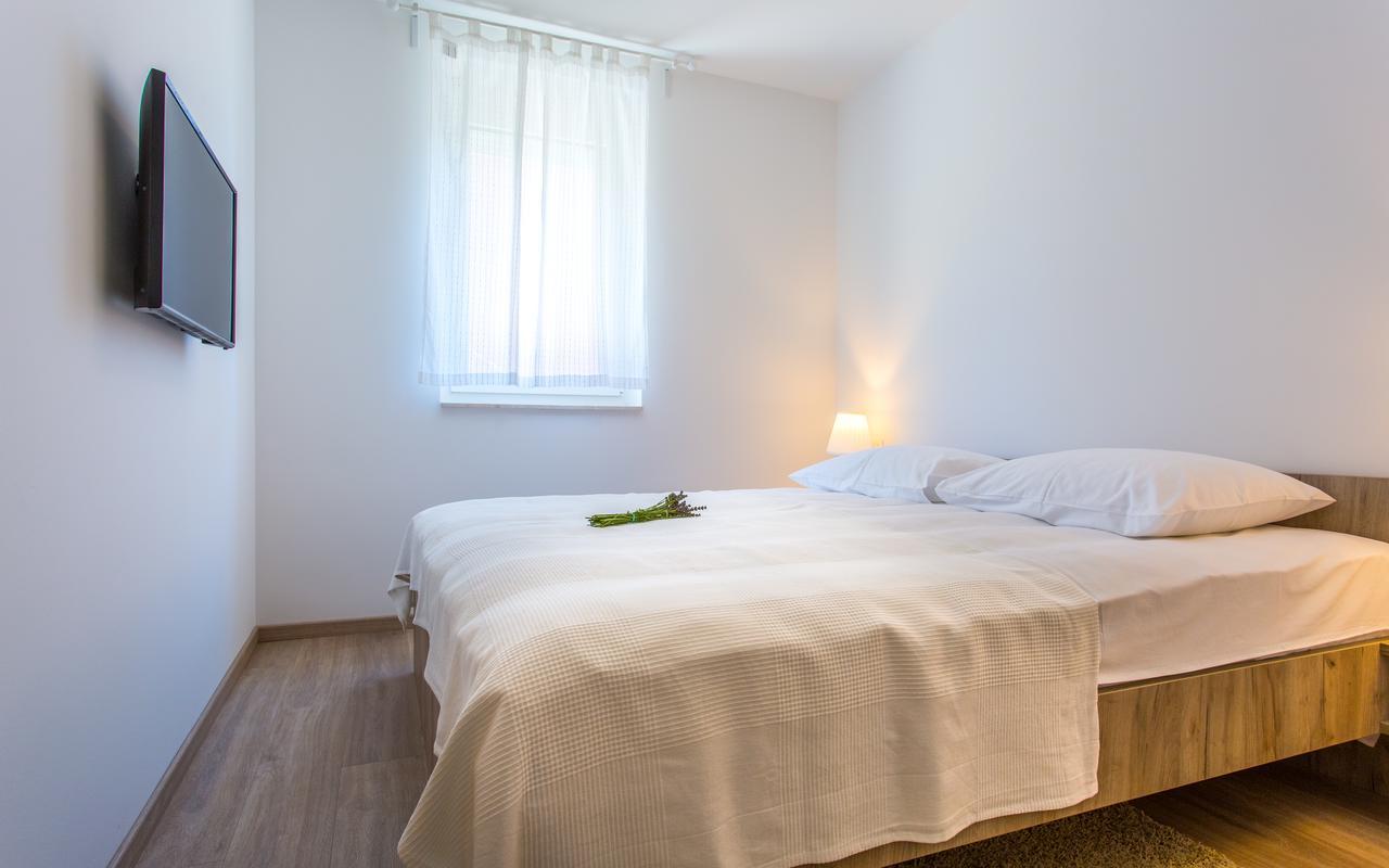 Apartments Viktorija 2 Baška Eksteriør billede
